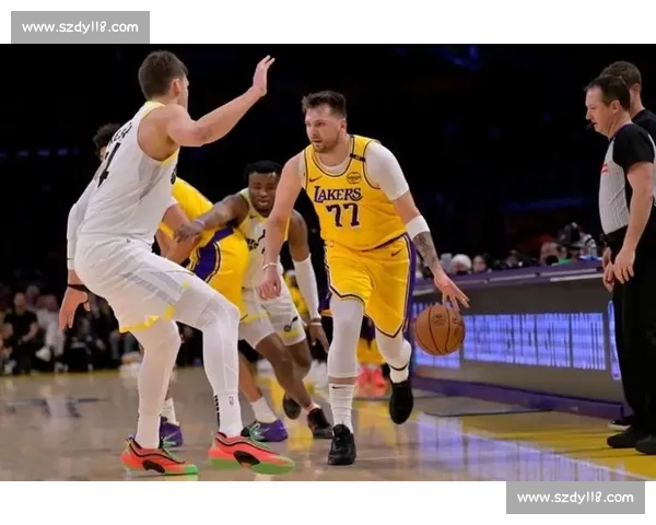 NBA湖人对阵掘金G3激战比分焦点全景回顾与赛况解析